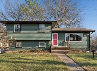 506 W King St, Spring Hill, KS 66083