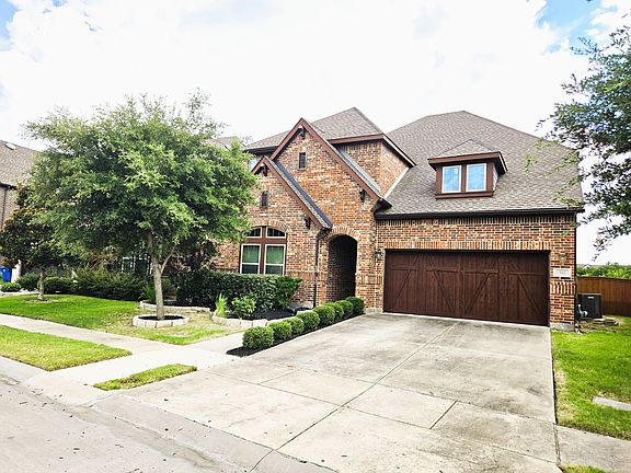 2nd image of 941 Saratoga Way