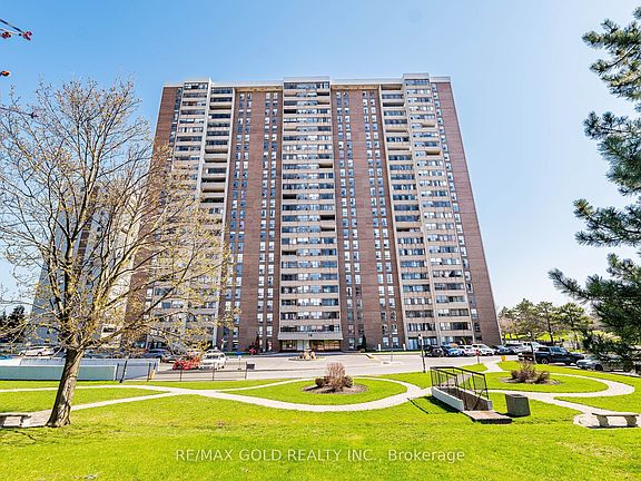 2nd image of 18 Knightsbridge Rd #404