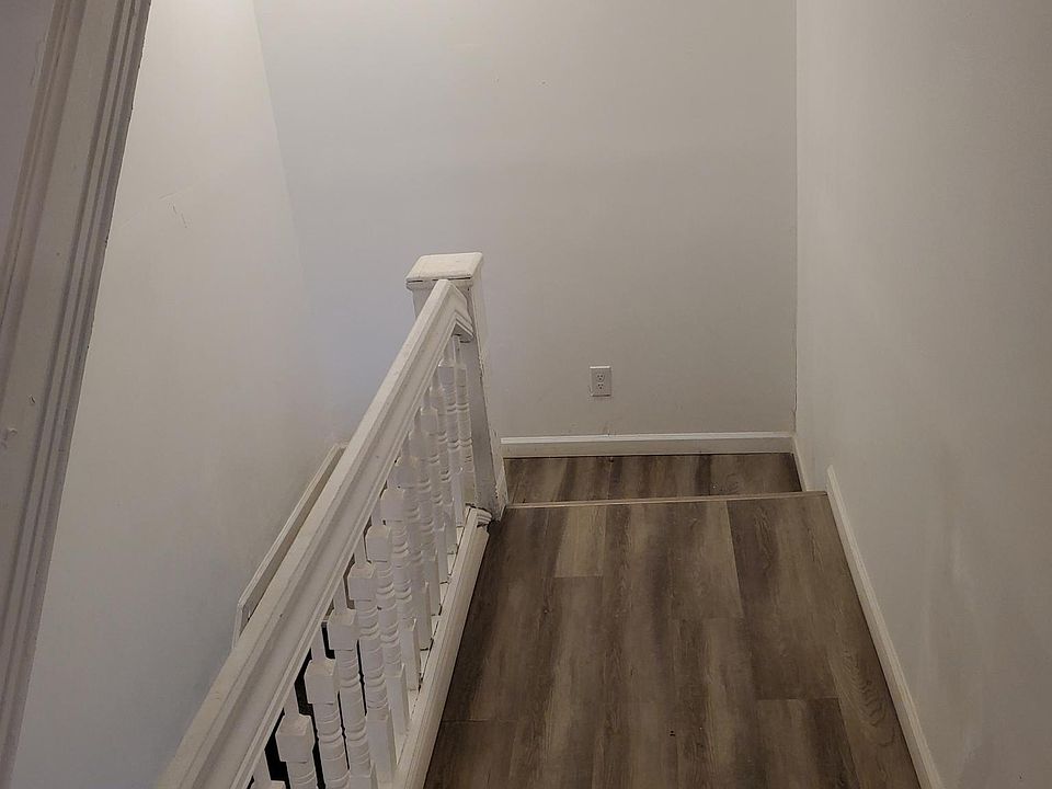 1st image of 142 W Hanover St #2