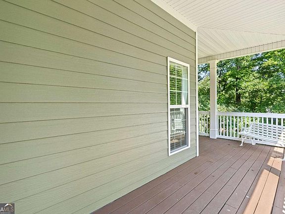 5th image of 185 Thornwood Dr SE