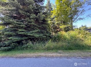 42 E Sycamore Dr, Coupeville, WA 98239