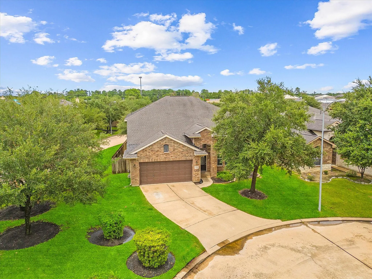 4 bed, 2.5 bath, 2649 sqft, $2,350 — Photo 4