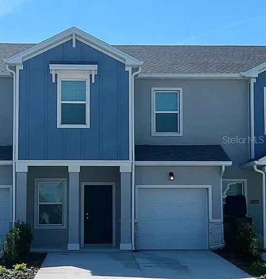 2562 Skyline Loop — Photo 1