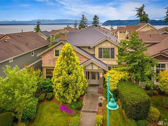 Welcome to the premier Waterton at Harbour Pointe gated community with gorgeous Puget Sound views and walking trails!  