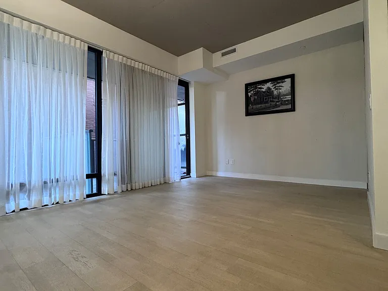 246 Logan Ave #303 — Photo 14