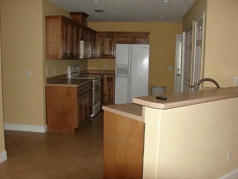 271 Millcrest Dr — Photo 5