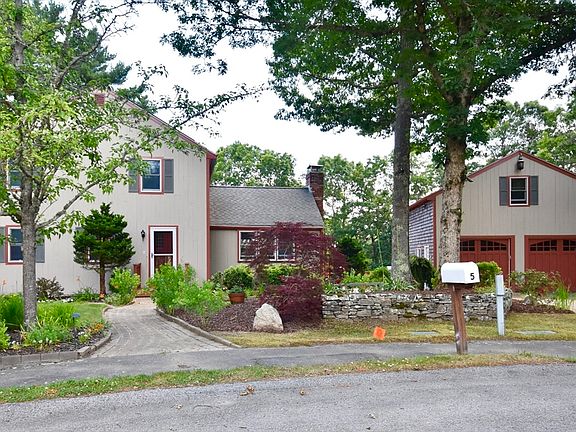 2nd image of 5 Windy Hill Dr