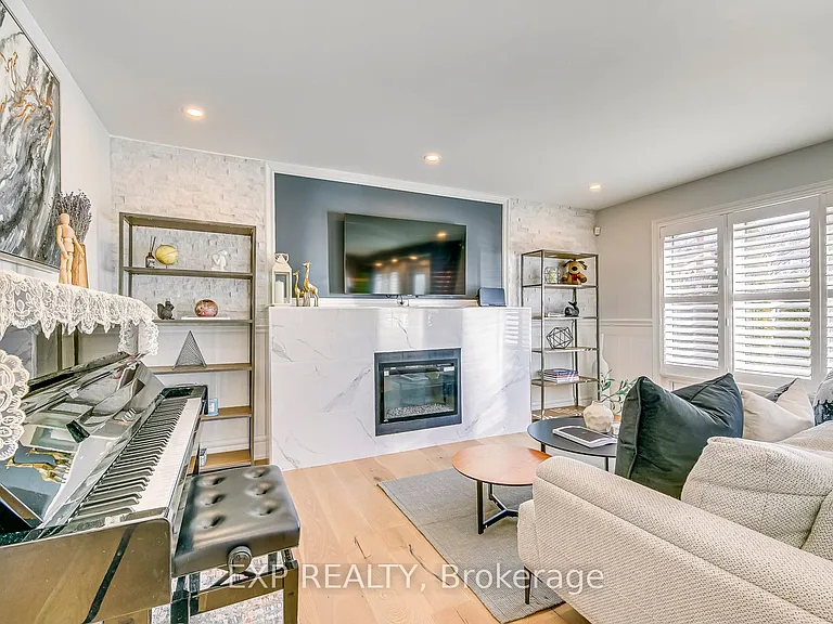 322 Mary St — Photo 18