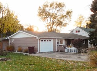 18175 W Twin Lakes Blvd, Grayslake, IL 60030