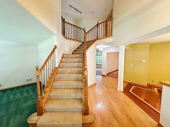 3rd image of 285 Shipland Dr