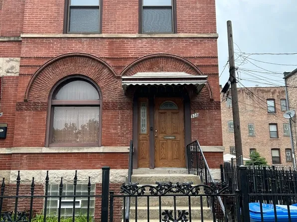 938 E 46th St, Chicago, IL 60653