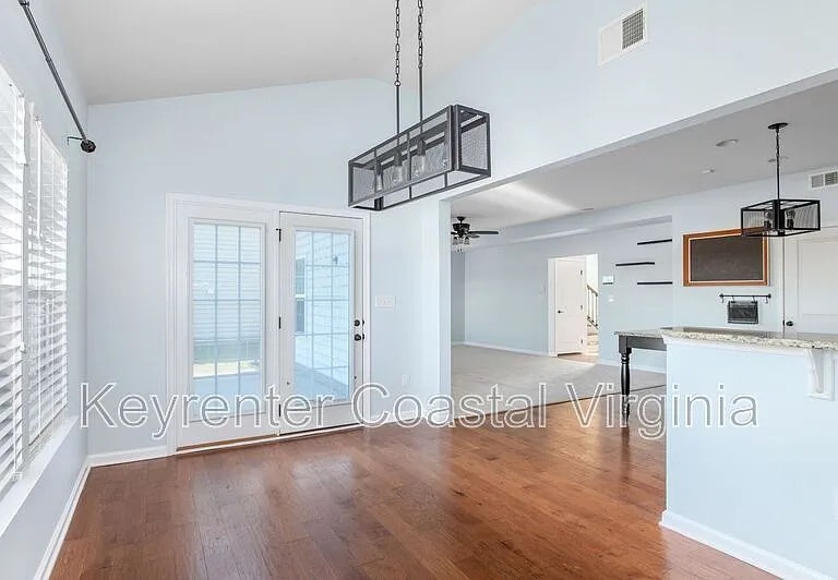 331 Spring Hill Pl — Photo 6