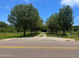 200 Yawn School Rd, Lumberton, MS 39455