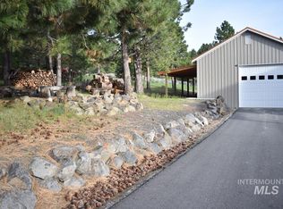 128 Par Dr, Cascade, ID 83611