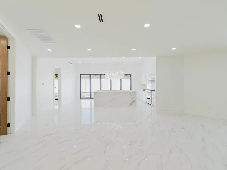 9010 Dempsey Ave — Photo 10
