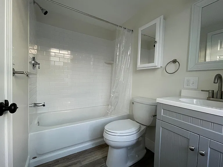 383 Saint John St #8 — Photo 8