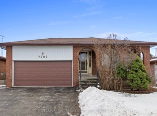 7700 Netherwood Rd, Mississauga, ON L4T 2P1