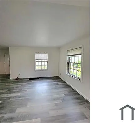 2221 Hecker Ave — Photo 3