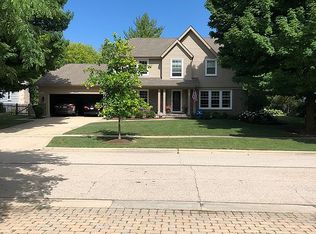 806 Hayes Ave, Libertyville, IL