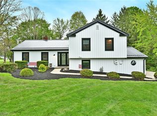 8093 S Park Dr, Garrettsville, OH 44231
