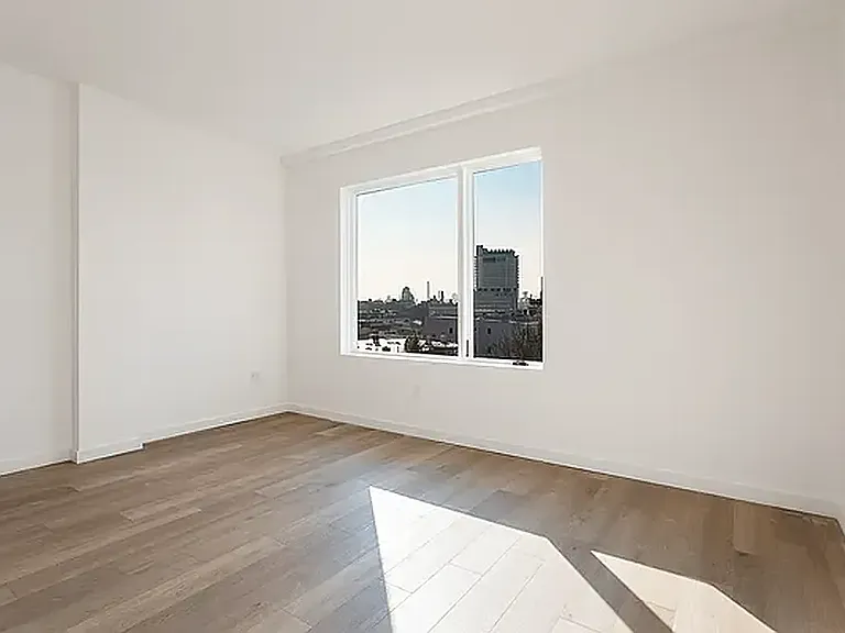 1000 Lorimer St #506 — Photo 3