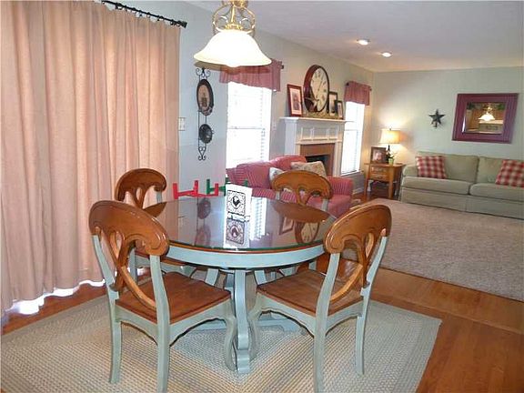 5th image of 131 Cherrywood Dr