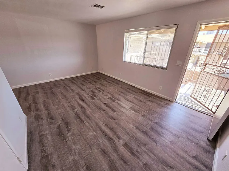 4360 Twin View Cir #3 — Photo 12