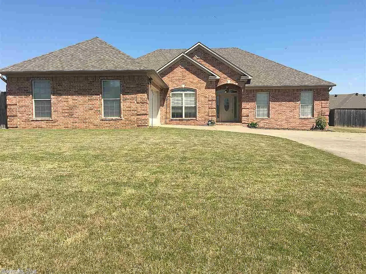 4 bed, 2271 sqft, $1,800 — Photo 1
