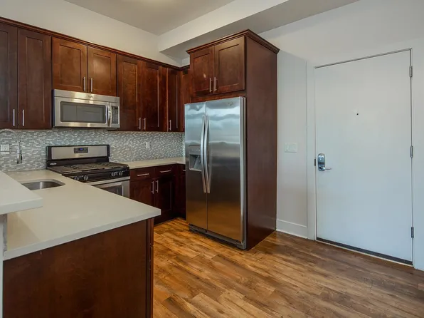 6200 Hudson Avenue 306 image 3 of 19