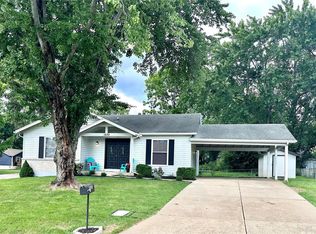 1430 Saint Gregory Ln, Saint Charles, MO