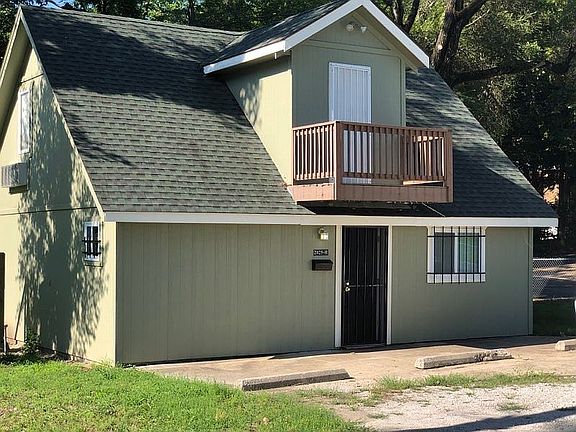 2nd image of 2025 E 85th St