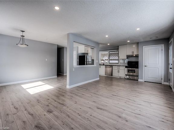 5th image of 33 Ruskview Rd