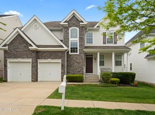 9 Feakes Dr, Atlantic Highlands, NJ 07716