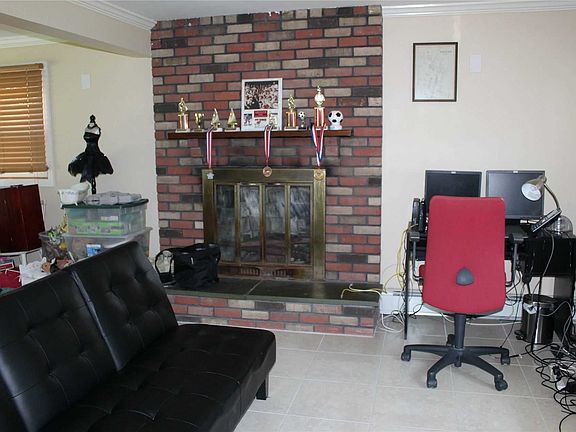 4th image of 57 Bayside Pl