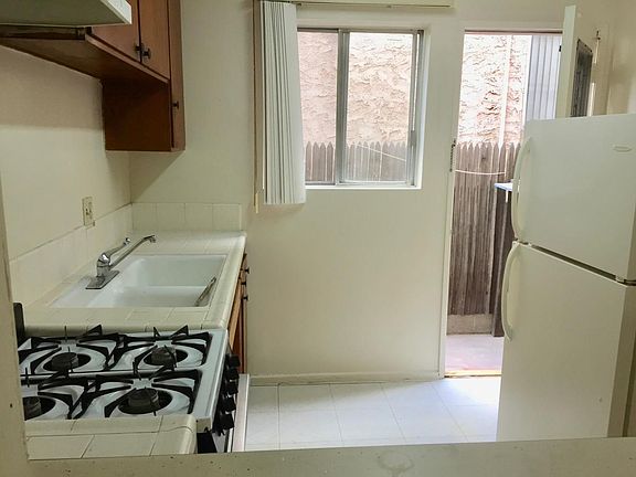 3rd image of 1516 Rock Glen Ave APT 105