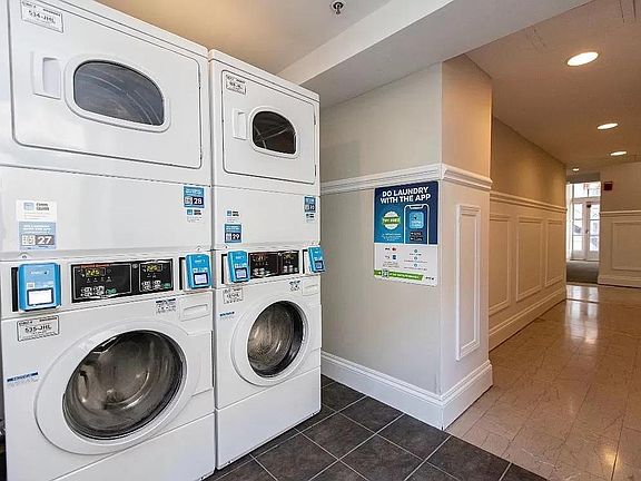5th image of 212 W Washington St #55E