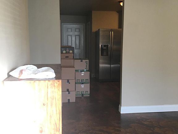 3rd image of 502 Willow St Unit C