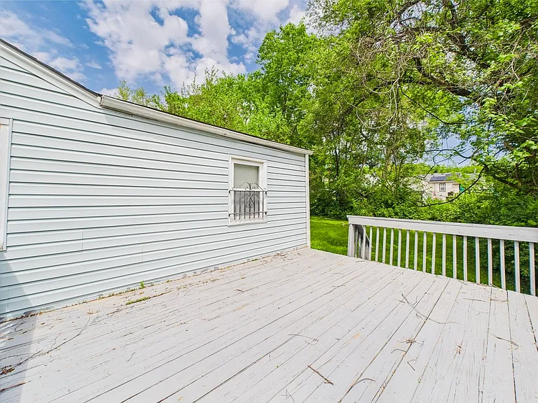 3311 Jackson Ave — Photo 1