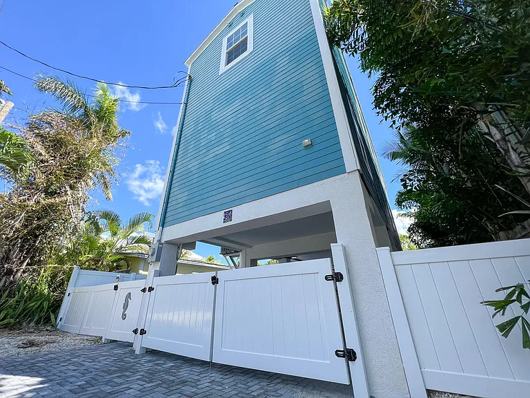 37 Palm Dr — Photo 32