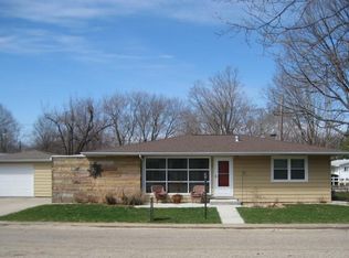 6 Elm Dr, Bethany, IL