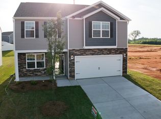 969 Pineland Dr, Woodruff, SC 29388