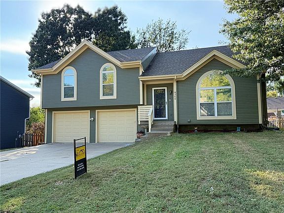 3rd image of 8706 N Wheaton Ct