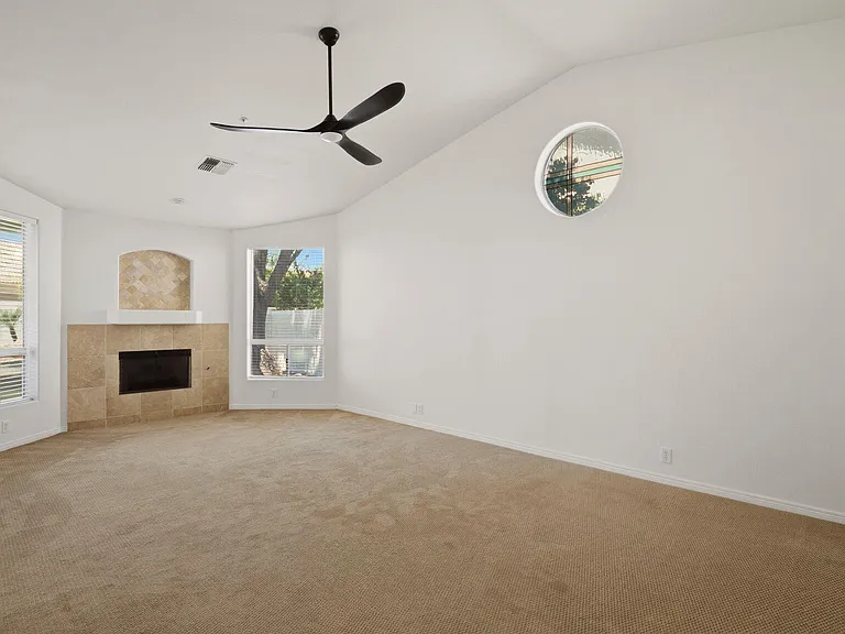 8638 E Dahlia Dr — Photo 29