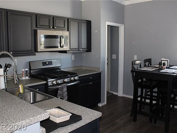 4th image of 2119 Camel St