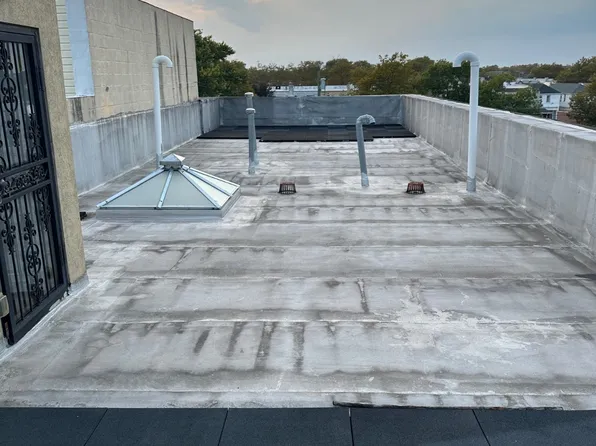 1548 East 59th Street image 17 of 18