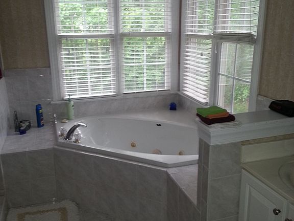 Master Bath with Jaccuzzi
