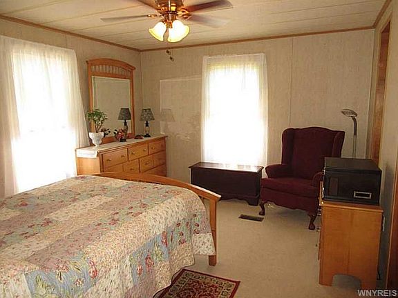 5th image of 813 Thomas Ln