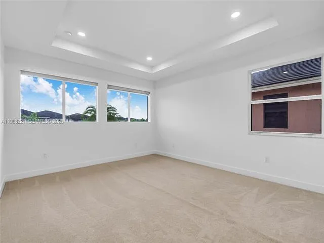 15540 NW 88th Ave — Photo 10
