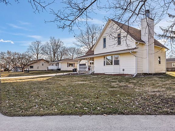 2nd image of 355 NW Elm Ave